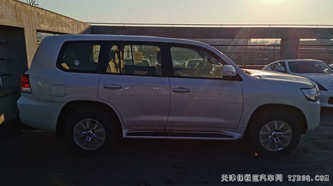 19款丰田酷路泽4000中东版 18轮/航踏/天窗现车65.3万