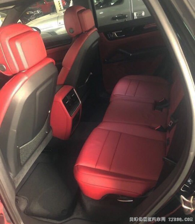 2019款保时捷卡宴加规版 19轮/全景/雷达测距现车91.5万