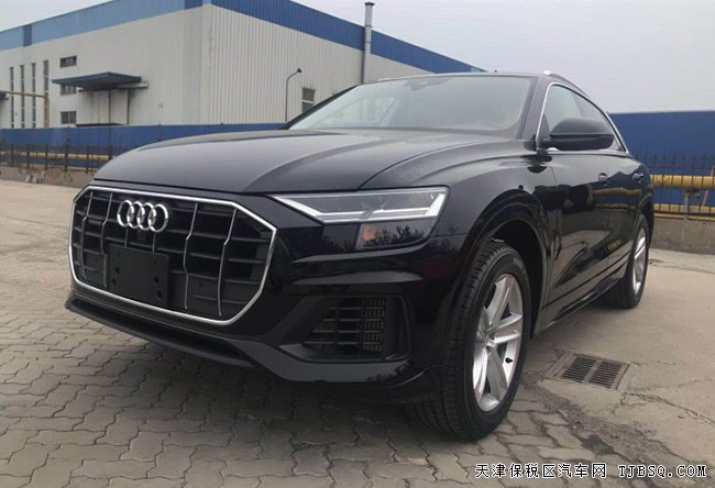 平行进口车19款奥迪Q8加规版 20轮/环影/驾辅包现车75万