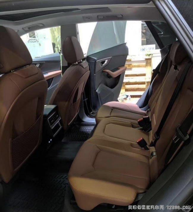 平行进口车19款奥迪Q8加规版 20轮/环影/驾辅包现车75万