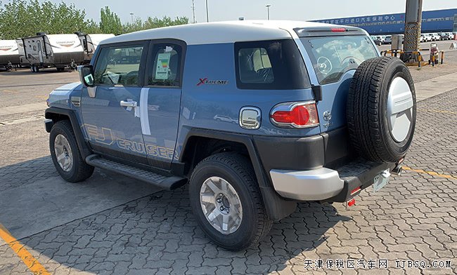 2020款丰田FJ酷路泽4.0L中东版 8气囊/17轮/JBL现车46万