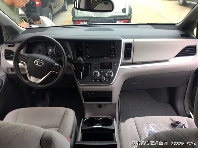2020款丰田塞纳3.5L四驱标配版 18轮/7座/雷测现车45万
