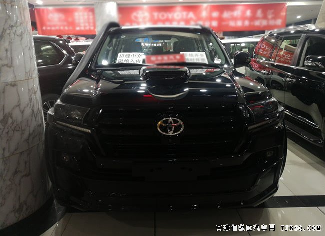 2019款丰田酷路泽4500中东版 17轮/8气囊/真皮现车141万