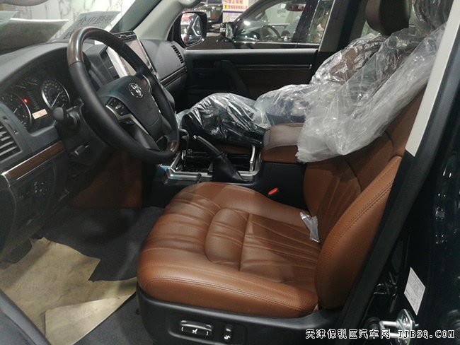 2019款丰田酷路泽4500中东版 17轮/8气囊/真皮现车141万