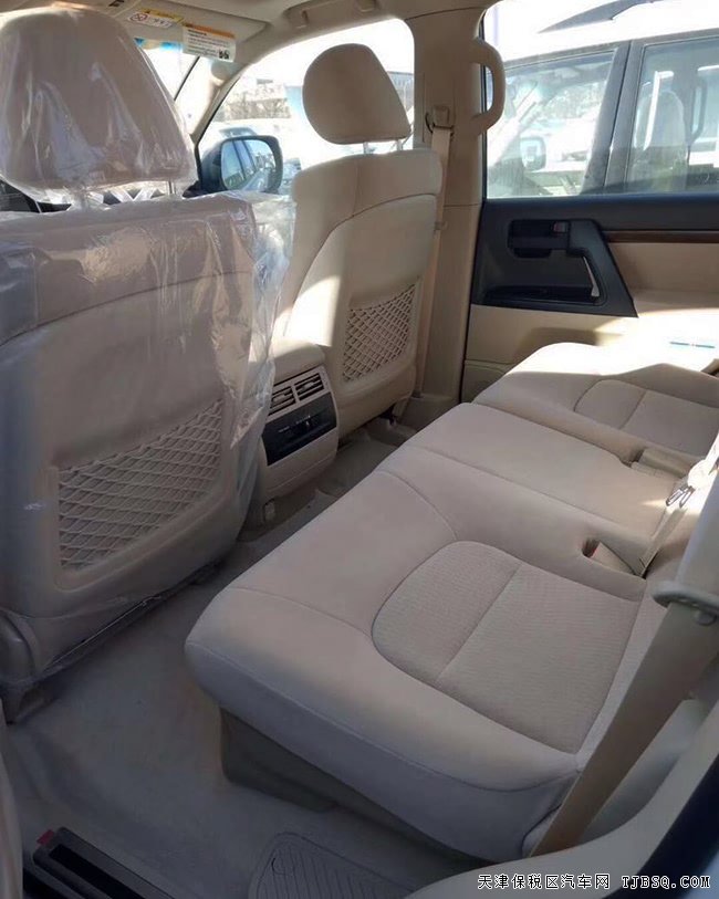 2019款丰田酷路泽4600中东版 18轮/天窗/8气囊现车89万