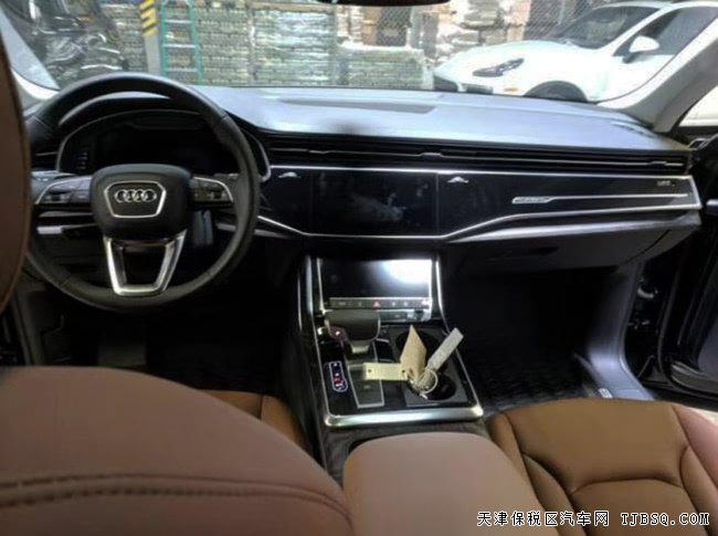 平行进口车19款奥迪Q8加规版 22轮/Sline包现车73万优购