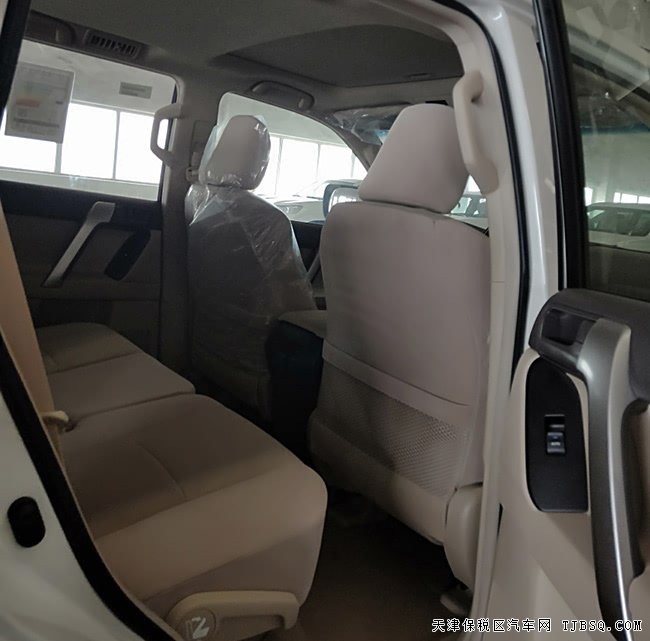 2019款丰田霸道2700中东版 18轮/天窗/后挂备胎现车45万