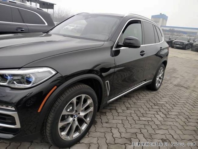 2020款宝马X5加规版 金属漆/大豪华包/20轮现车75万优享