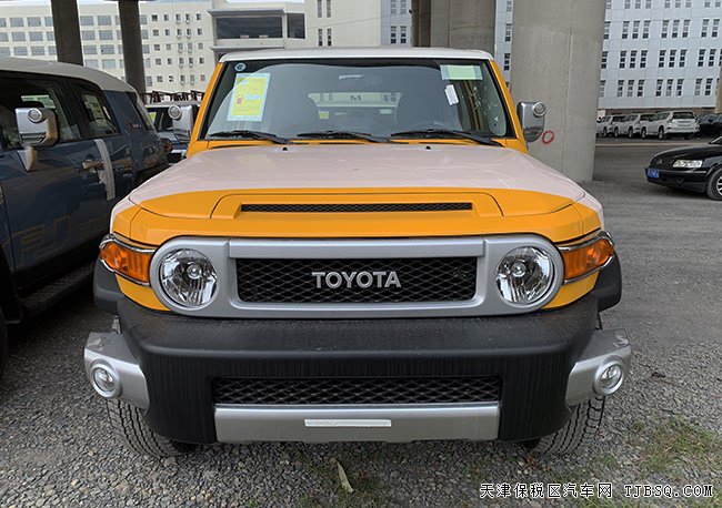 2020款丰田FJ酷路泽中东版 JBL音响/17轮/8气囊现车46万