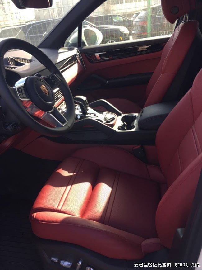 20款保时捷卡宴3.0T加规版 环影/20轮/豪华包现车93万