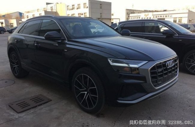 2019款奥迪Q8加规版 S-line包/22轮/环影现车73万优购
