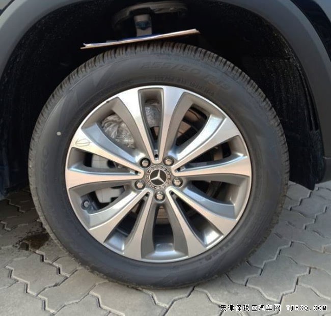 2020款奔驰GLE350美规版 19轮/小窗/DP1包现车65万优选