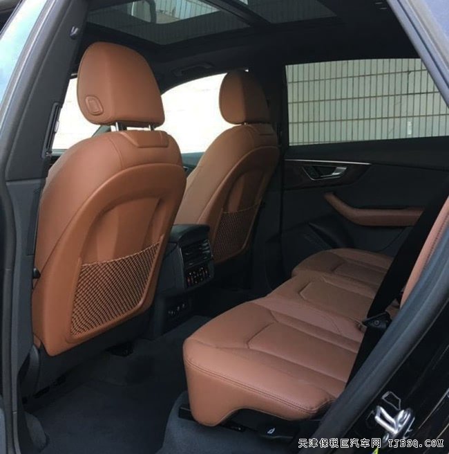 平行进口19款奥迪Q8加规版 22轮/S-line运动包现车74万