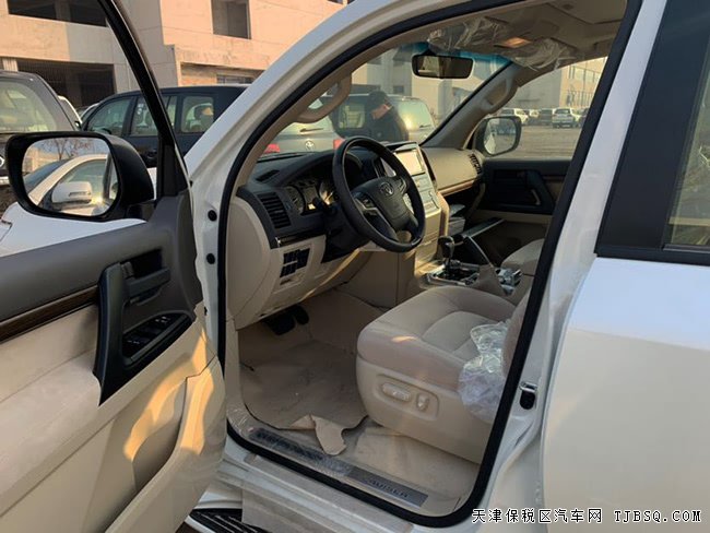 2020款丰田酷路泽4000中东版 18轮/7座/天窗现车63.6万