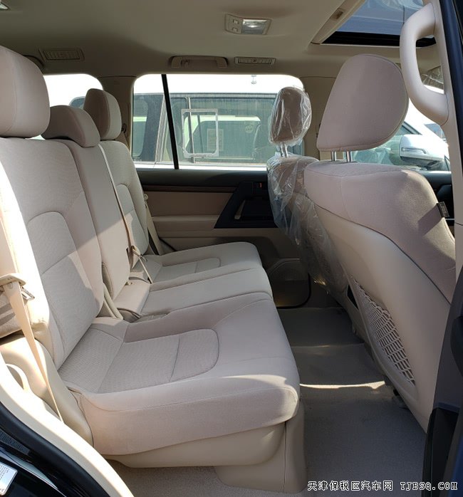 2019款丰田酷路泽4600中东版 8气囊/天窗/18轮现车86万