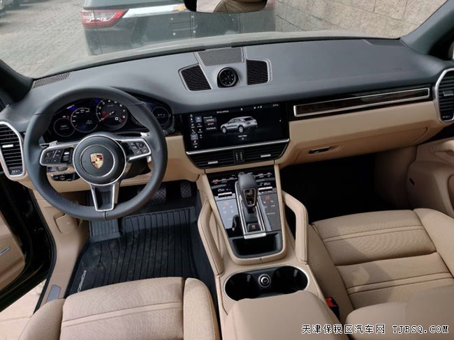2019款保时捷卡宴加规版 金属漆/21轮/环影现车92.8万