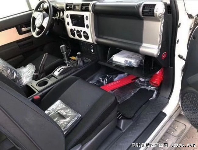 2019款丰田FJ酷路泽4.0L中东版 天津港现车优惠购