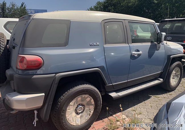 20款丰田FJ酷路泽中东版 双油箱/气泵/差速锁现车45万