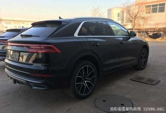 平行进口19款奥迪Q8加规版 环影/22轮/S-line包现车77万
