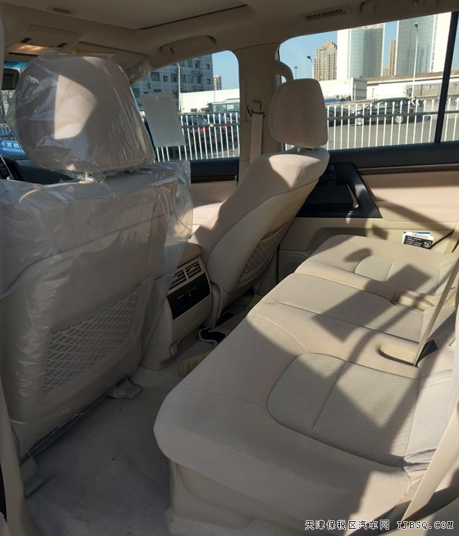 2020款丰田酷路泽4600中东版 遥启/18轮/天窗现车89万