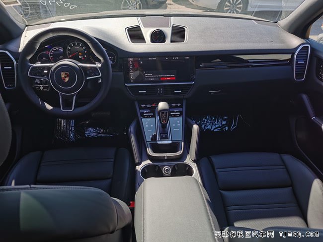 2020款保时捷卡宴3.0T加规版 19S轮/时钟/全景现车84万