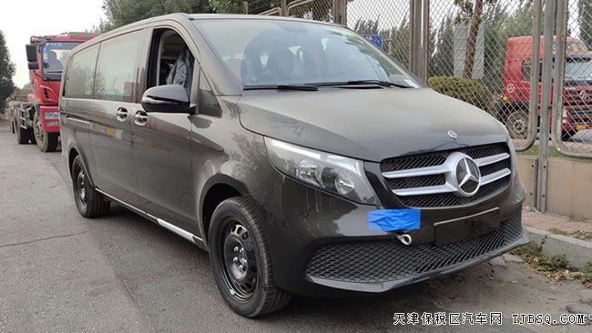 2020款奔驰V250中东版 17轮/实心标志/前包围现车43.5万