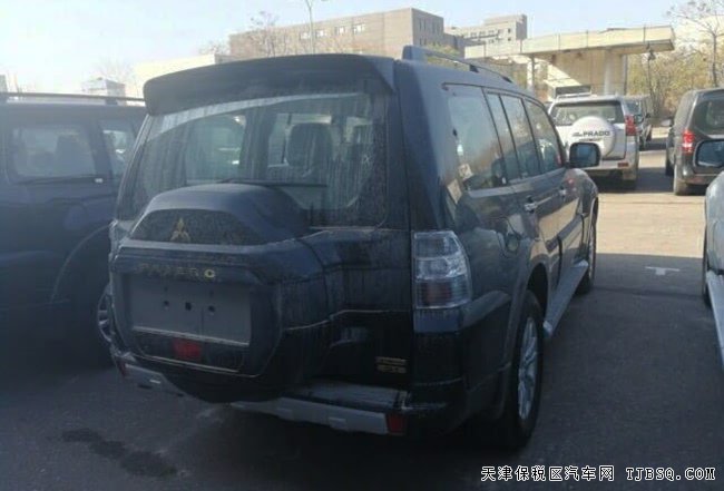 2019款三菱帕杰罗V97中东版 双差速锁/18轮现车31.6万