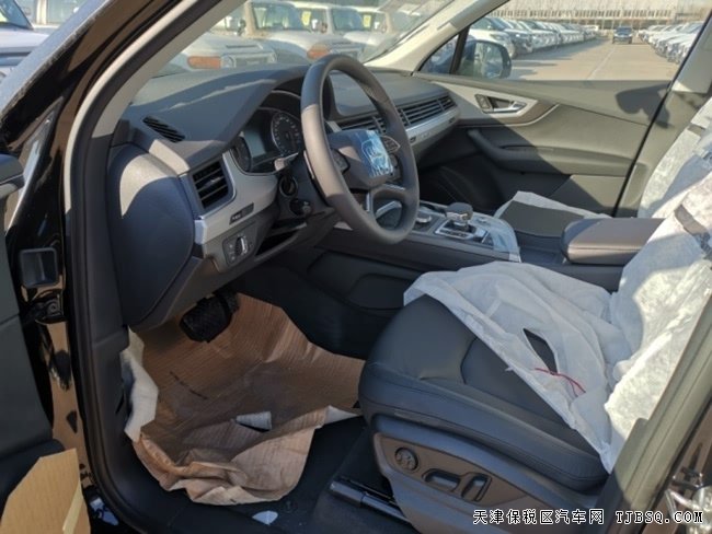 19款奥迪Q7欧规版 18轮/真皮座椅/全景天窗现车52.8万