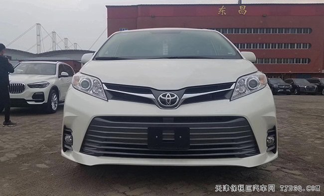 2020款丰田塞纳3.5L两驱版XLE 天窗/真皮/18轮现车44万