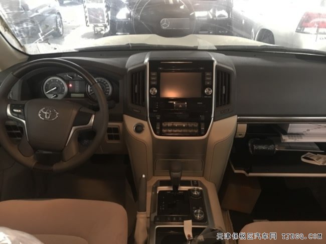2020款丰田酷路泽4000中东版 18轮/天窗/航踏现车64.6万