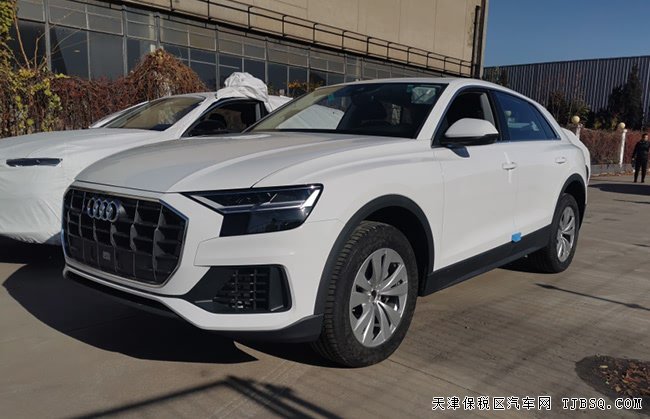 2019款奥迪Q8中东版 19轮/LED大灯/全景现车69万优惠购