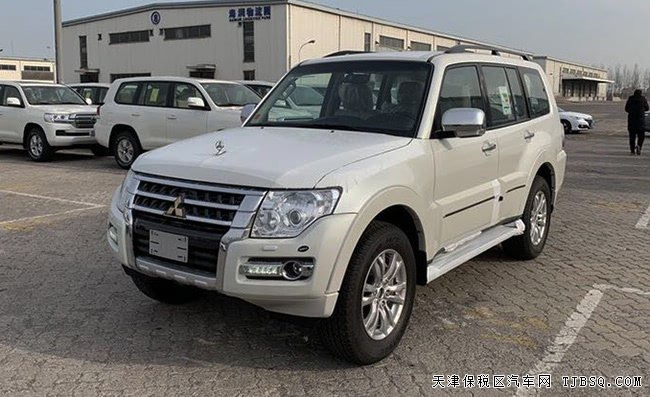 2020款三菱帕杰罗V97中东版 18轮/七座真皮现车31.8万