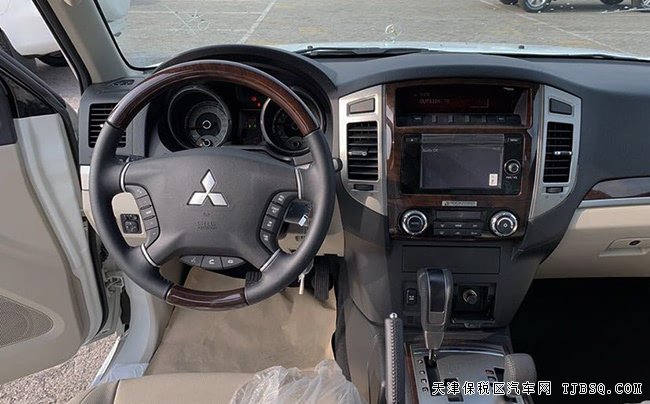 2020款三菱帕杰罗V97中东版 18轮/七座真皮现车31.8万