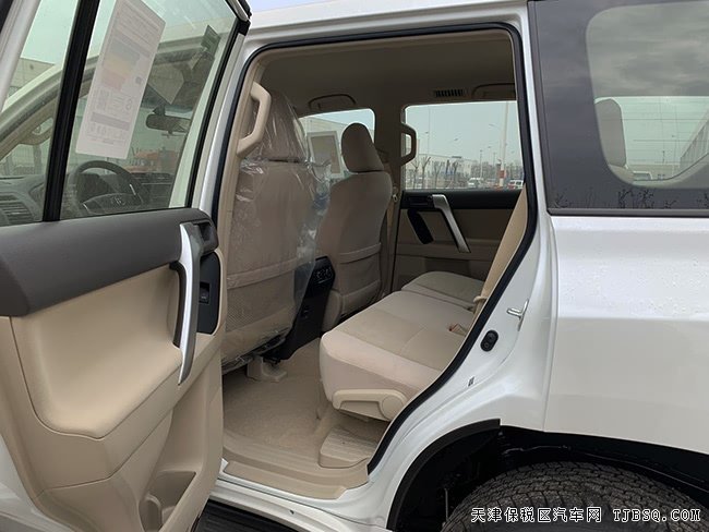 2020款丰田霸道2700中东版 7座/17铝轮/底挂现车40.6万
