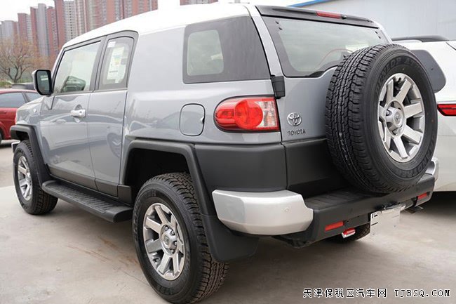 20款丰田FJ酷路泽中东版 差速锁/17轮/气泵现车44.8万