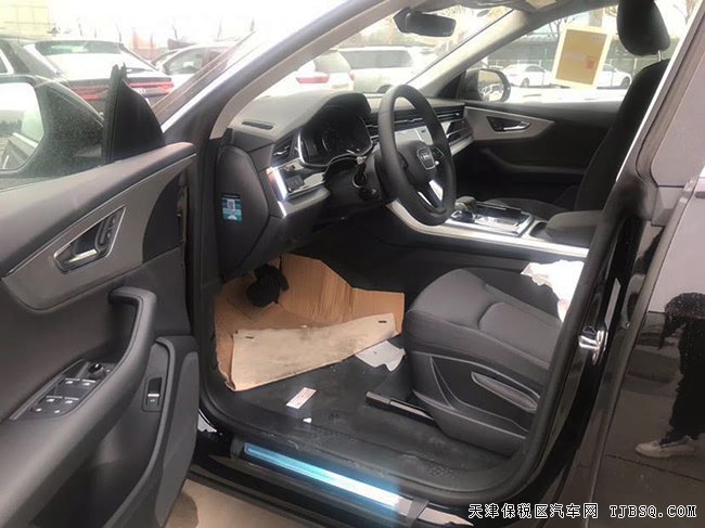 平行进口20款奥迪Q8中东版 19轮/LED大灯/全景现车69万