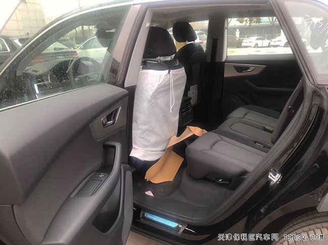 平行进口20款奥迪Q8中东版 19轮/LED大灯/全景现车69万