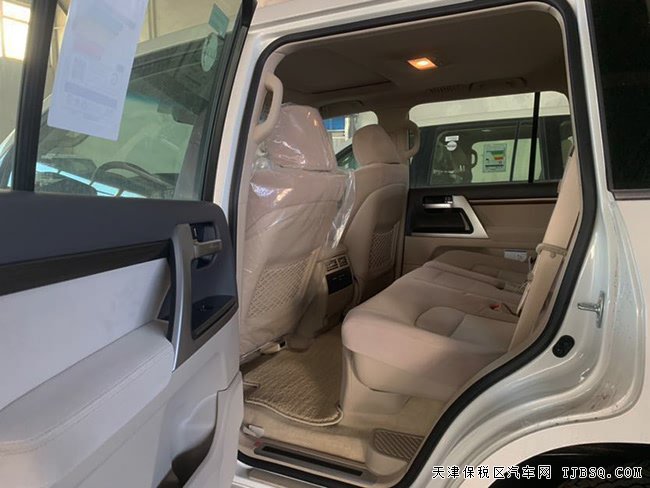 2020款丰田酷路泽5700中东版 12气囊/18轮现车100.5万