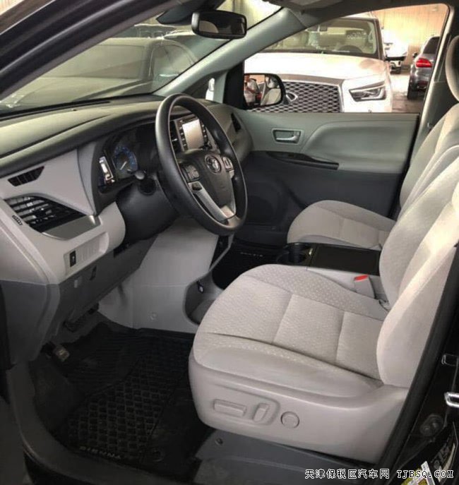2020款丰田塞纳3.5L四驱版 经典商务车乐享极致