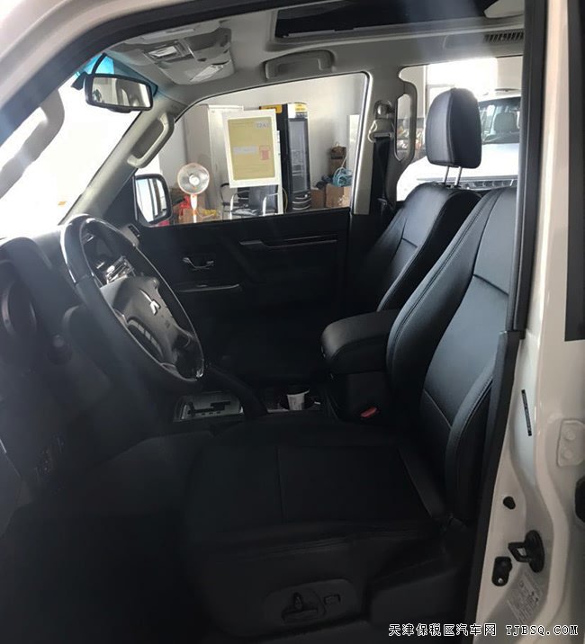2019款三菱帕杰罗V97中东版 18轮/双差速锁现车35万优享