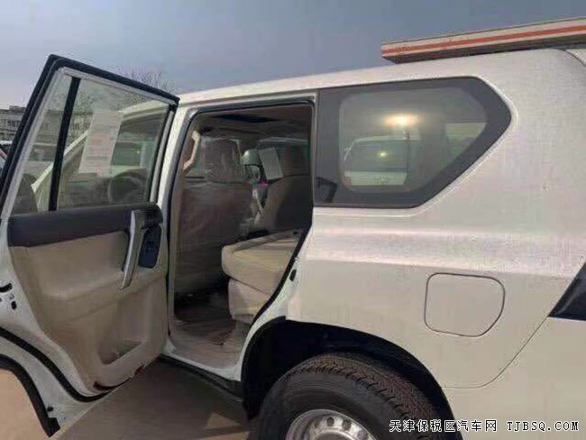 2020款丰田霸道2700中东版 17轮/底挂备胎/天窗现车43万