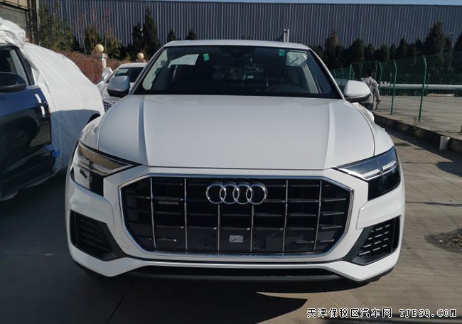 2019款奥迪Q8中东版 19轮/全景天窗/LED大灯现车69万购