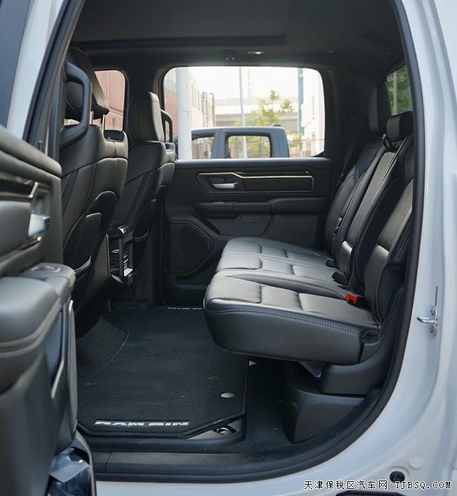 2020款道奇公羊5.7L运动版 20轮/底升/全景天窗现车46万