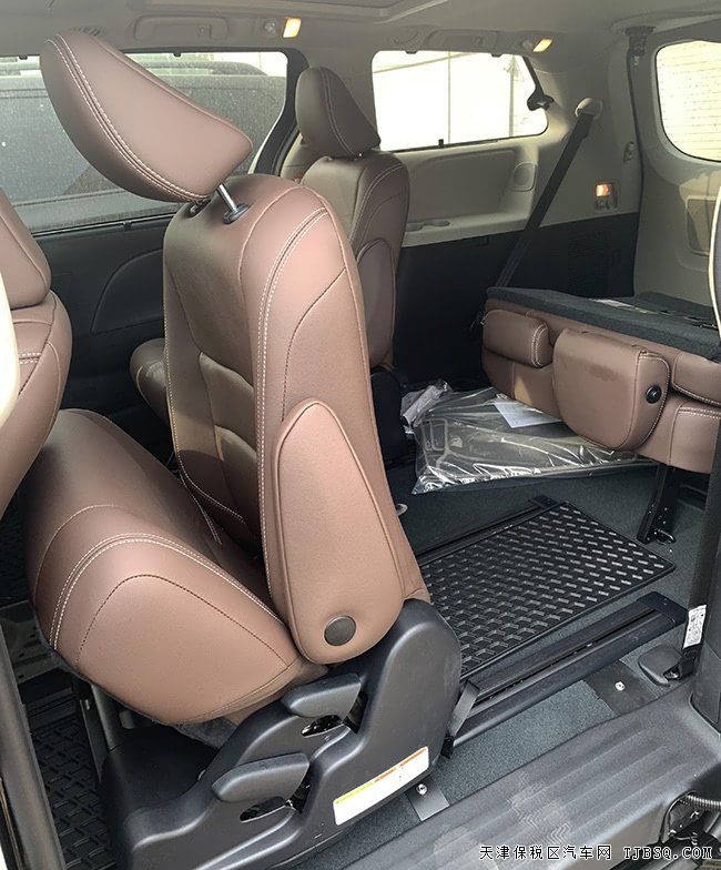 2020款丰田塞纳3.5L四驱版 18轮/7座/雷达测距现车47万