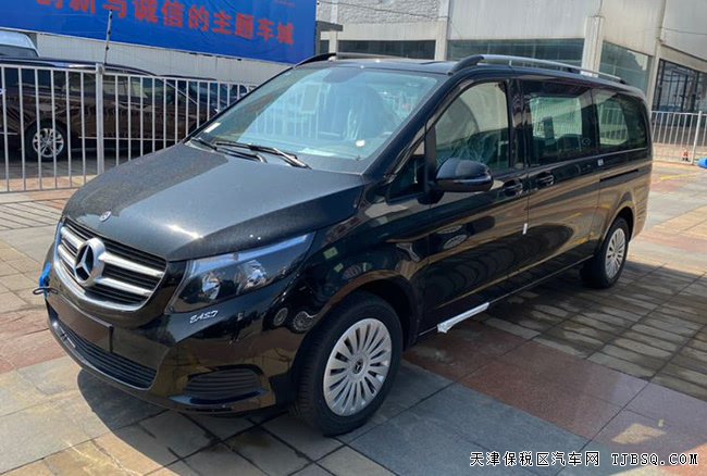 2020款奔驰V250中东版 双电动门/17轮/三区空调现车46万