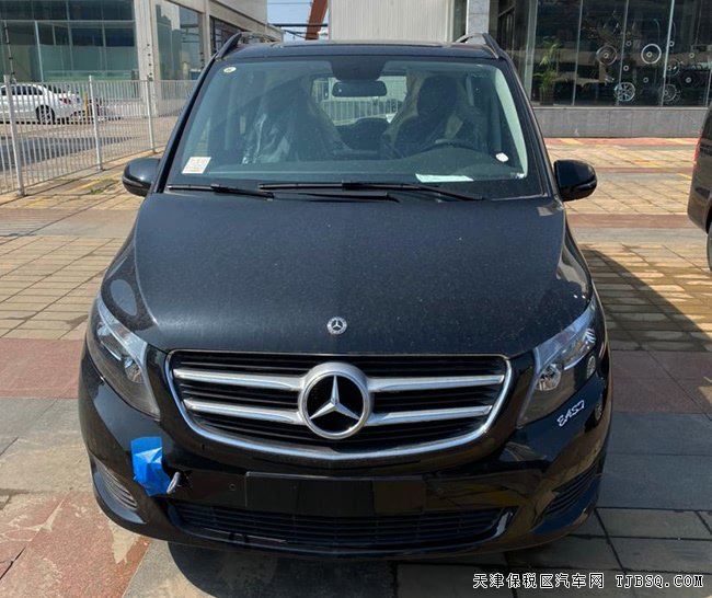 2020款奔驰V250中东版 双电动门/17轮/三区空调现车46万