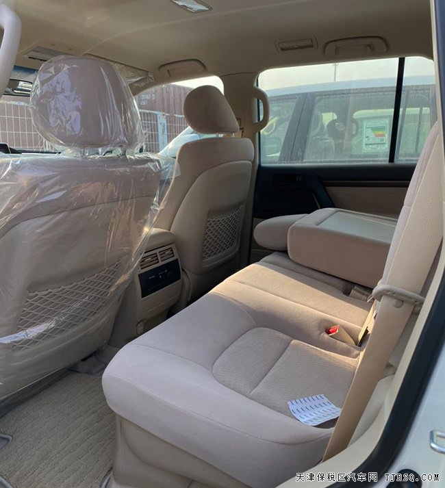 2020款丰田酷路泽4000中东版 7座/18轮/冰箱现车65.7万