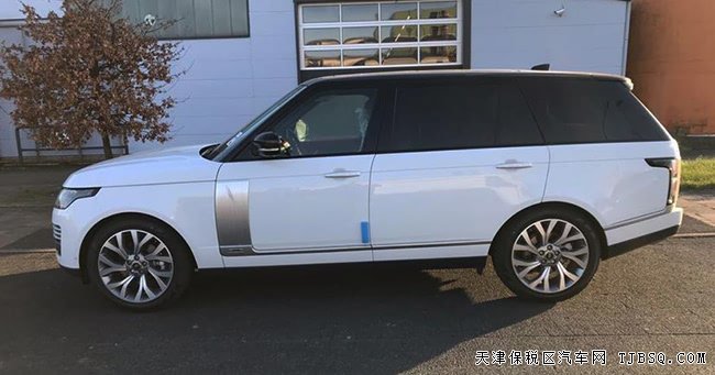 20款路虎揽胜3.0T柴油创世加长版 21轮/300PA现车138万