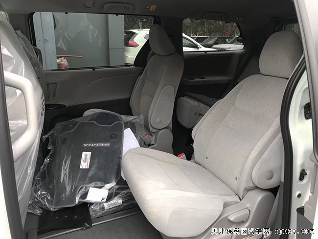 20款丰田塞纳3.5L四驱LE版 雷达测距/18轮现车47.8万优享