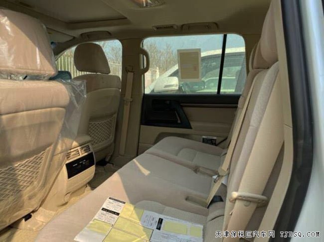 2020款丰田酷路泽4000中东版 18轮/七座/天窗现车68万